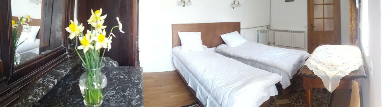Room In An Old House ตรุสคาเวตส์ ภายนอก รูปภาพ