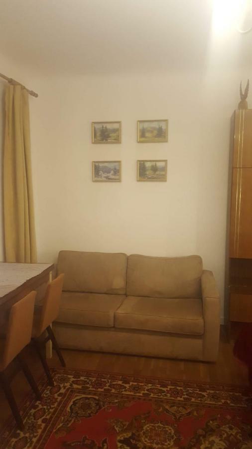 Room In An Old House ตรุสคาเวตส์ ภายนอก รูปภาพ