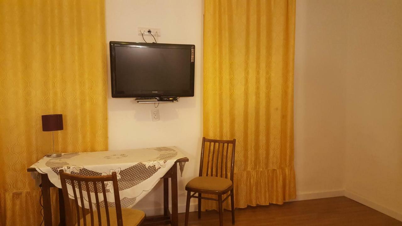Room In An Old House ตรุสคาเวตส์ ภายนอก รูปภาพ